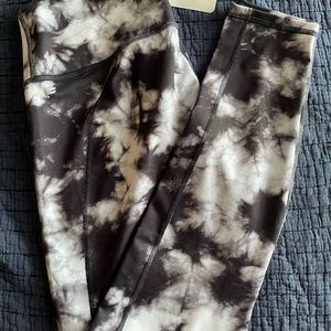 Define High Waisted Leggings